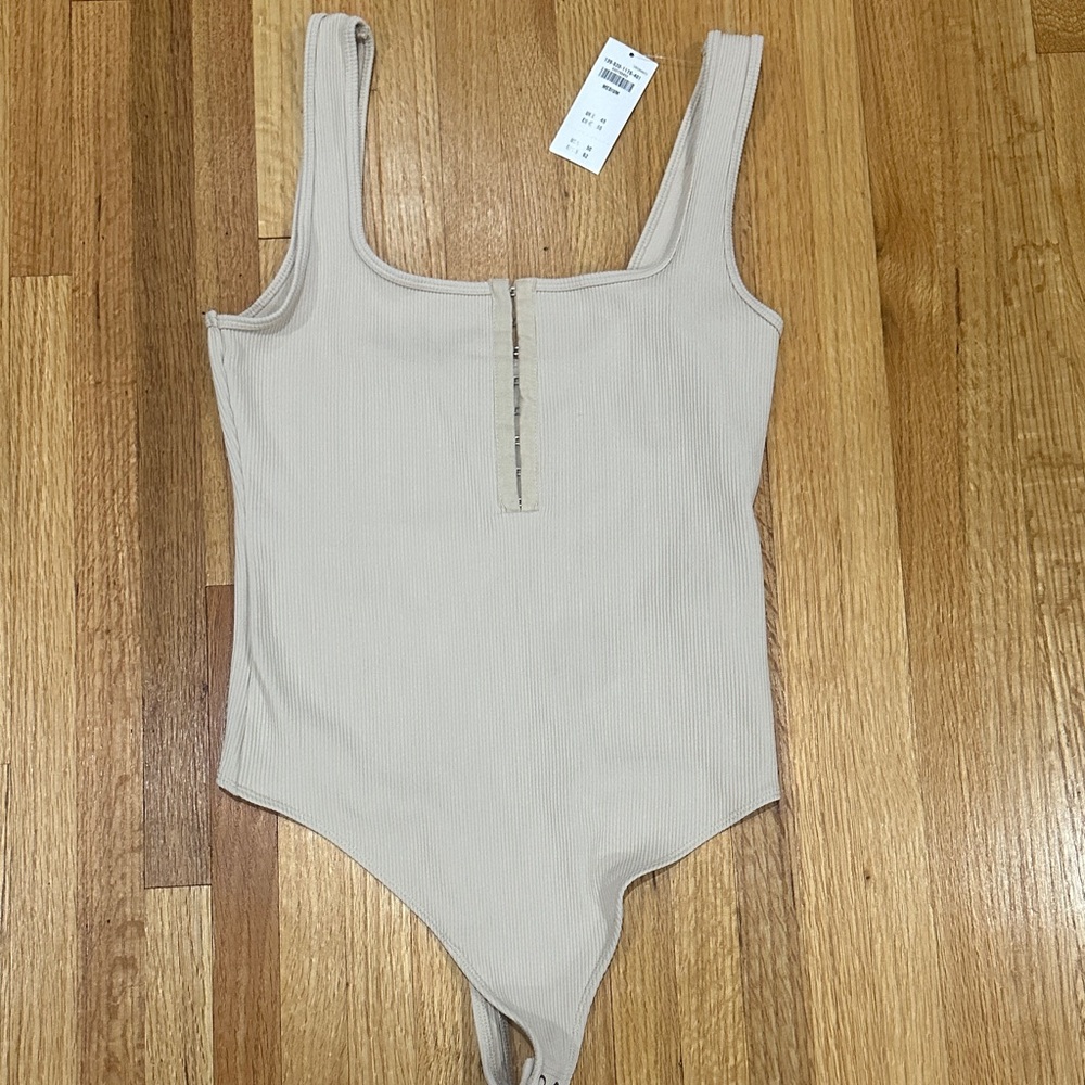 Abercrombie & Fitch bodysuit size medium NWT!!